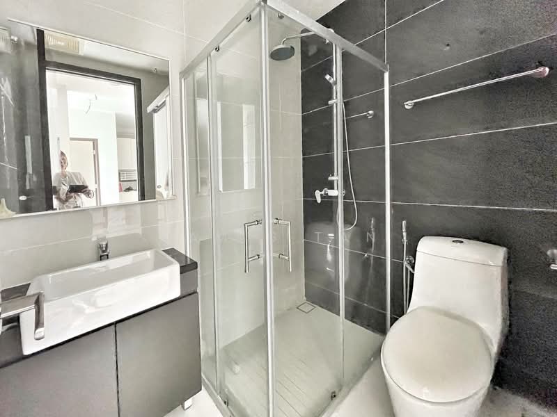 Amberside @ Country Garden Danga Bay untuk Untuk Disewa - RM 2,300 /bulan, Mac 2026 - Bathroom - PropertyGuru.com.my