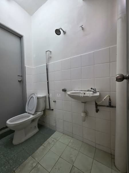 Bandar Damai Perdana untuk Untuk Dijual - RM 650,000, Mac 2026 - Bathroom - PropertyGuru.com.my