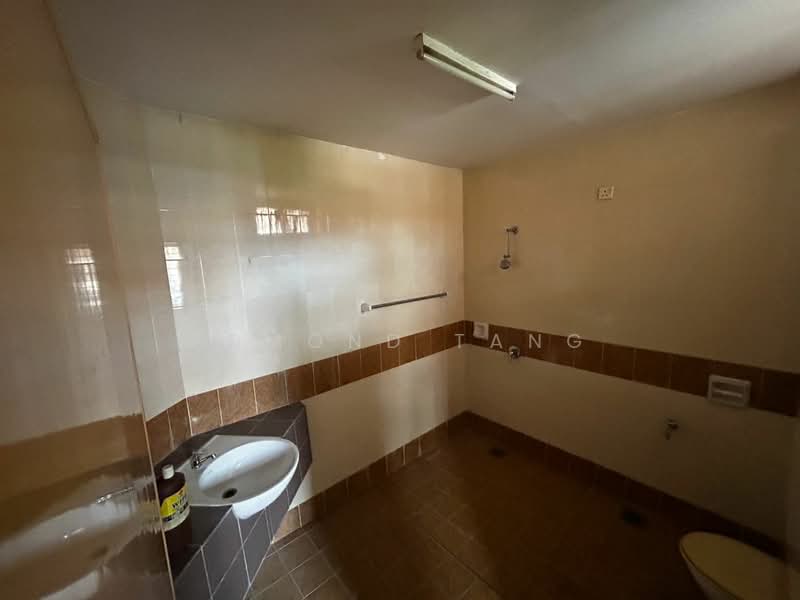 Taman Damansara Aliff untuk Untuk Dijual - RM 750,000, Mac 2026 - Bathroom - PropertyGuru.com.my