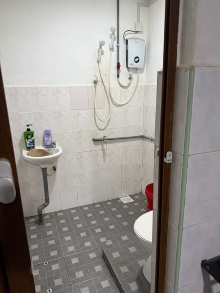 1-storey Terraced House for Rent in Taman Sri Skudai (Skudai) - Mars Hoe - Bathroom - PropertyGuru.com.my
