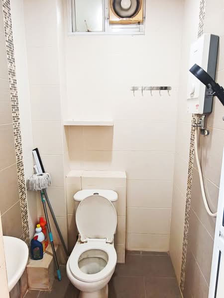 Taman Seri Perak untuk Untuk Disewa - RM 1,350 /bulan, Mac 2026 - Bathroom - PropertyGuru.com.my