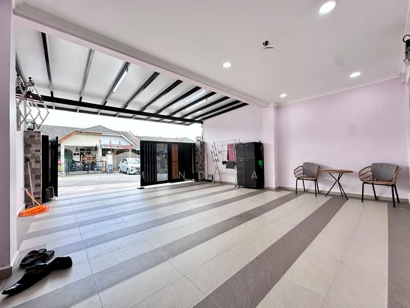 1-storey Terraced House for Sale in Taman Universiti (Skudai) - Edmond Tang - Entrance - PropertyGuru.com.my