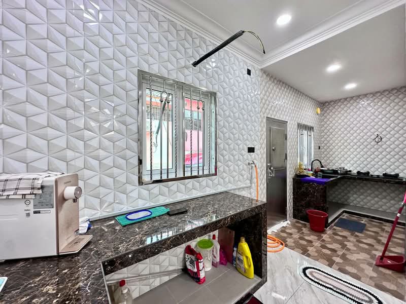 1-storey Terraced House for Sale in Taman Universiti (Skudai) - Edmond Tang - Kitchen - PropertyGuru.com.my