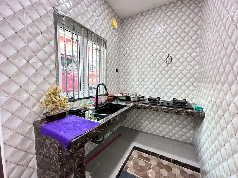 1-storey Terraced House for Sale in Taman Universiti (Skudai) - Edmond Tang - Kitchen - PropertyGuru.com.my