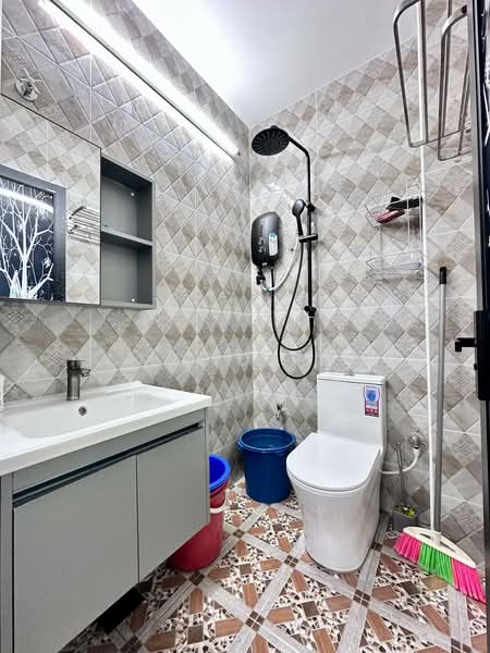 1-storey Terraced House for Sale in Taman Universiti (Skudai) - Edmond Tang - Bathroom - PropertyGuru.com.my