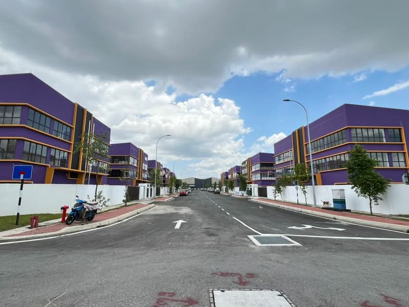 CORNER 2.5Sty Semi D Factory Satria Industrial Park Semenyih Kajang Bangi untuk Untuk Disewa - RM 27,000 /bulan, Mac 2026 - Exterior - PropertyGuru.com.my