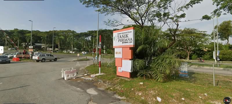 Warehouse for Rent in Puchong (Selangor) - Alex Lee - Exterior - PropertyGuru.com.my