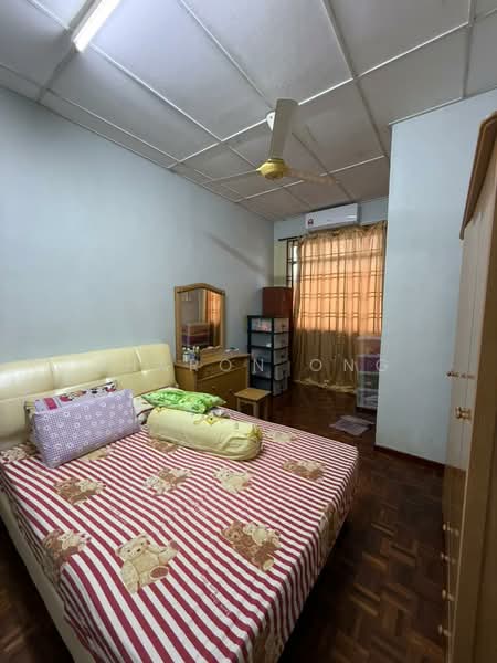 2-storey Terraced House for Sale in Taman Puteri Wangsa (Ulu Tiram) - Sharon Ong - Bedroom - PropertyGuru.com.my