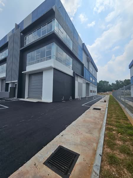 Factory for Sale in Seri Kembangan (Selangor) - C.Y. Janice - Exterior - PropertyGuru.com.my