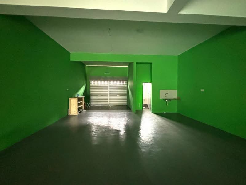Shop for Rent in Bandar Cemerlang (Ulu Tiram) - Xin Lin - Interior - PropertyGuru.com.my