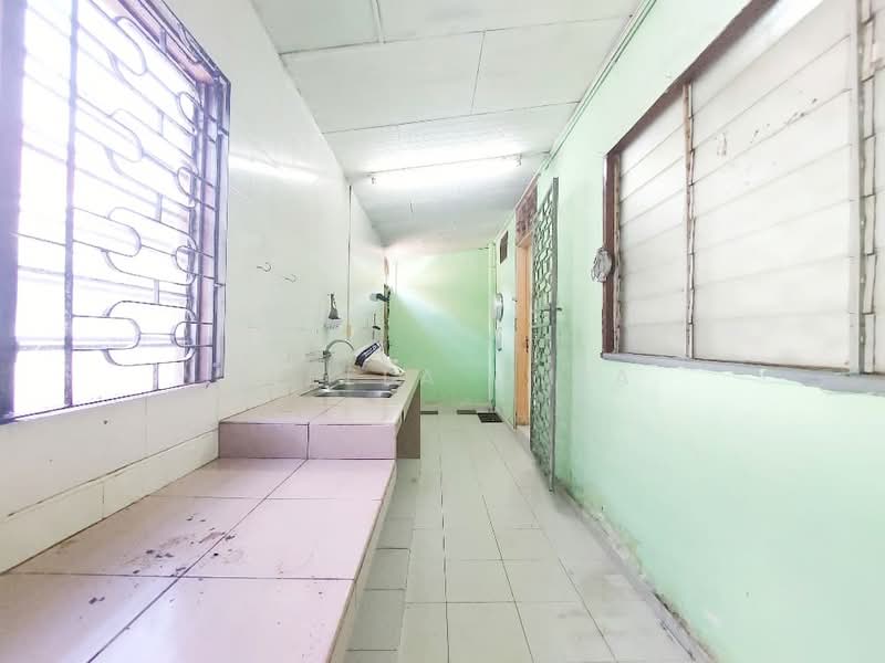 1-storey Terraced House for Rent in Skudai (Johor) - Stella Chia - Kitchen - PropertyGuru.com.my