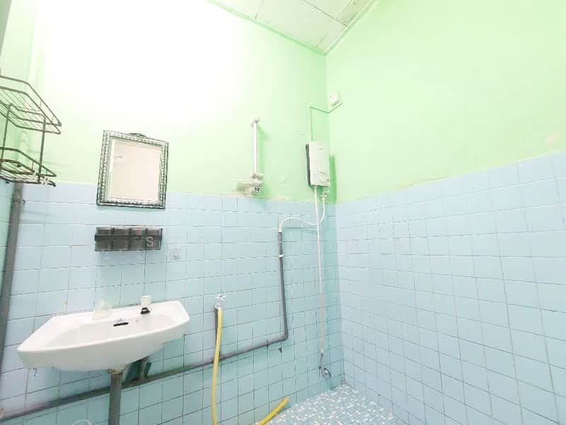 1-storey Terraced House for Rent in Skudai (Johor) - Stella Chia - Bathroom - PropertyGuru.com.my