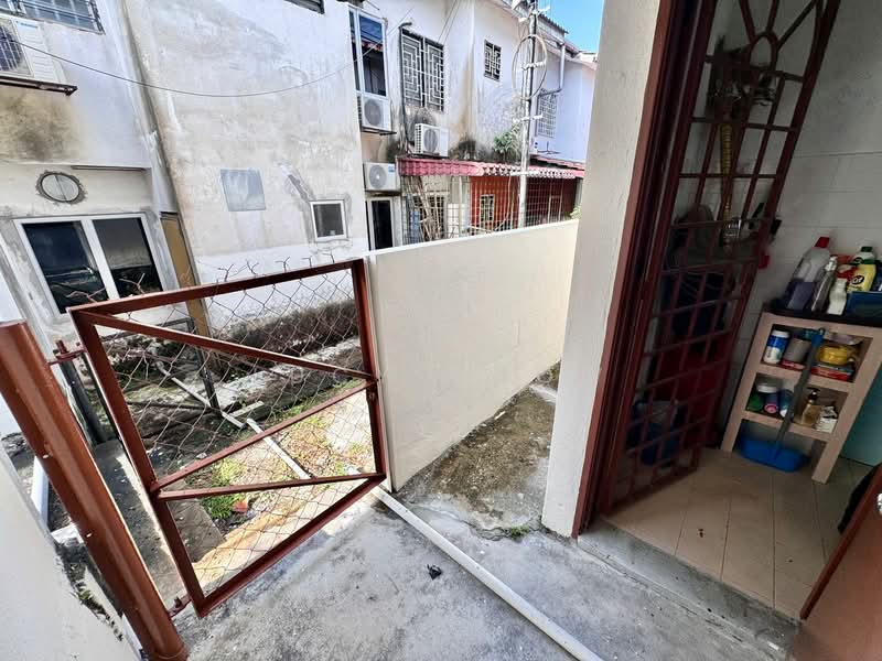 2-storey Terraced House for Sale in Bandar Country Homes (Rawang) - Lucy Chow - Exterior - PropertyGuru.com.my