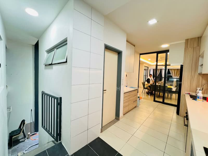 Garland Residence untuk Untuk Disewa - RM 2,500 /bulan, Mac 2026 - Corridor - PropertyGuru.com.my