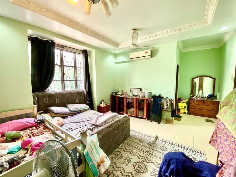 2-storey Terraced House for Sale in Taman Impian Putra (Bangi) - Nor Azdlin Adnan - Bedroom - PropertyGuru.com.my