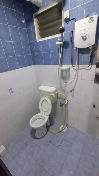 Apartment for Sale at Villa Krystal @ Bandar Selesa Jaya - Boon Hau Lee - Bathroom - PropertyGuru.com.my