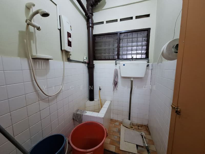 Taman Bukit Kajang untuk Untuk Dijual - RM 480,000, Mac 2026 - Bathroom - PropertyGuru.com.my