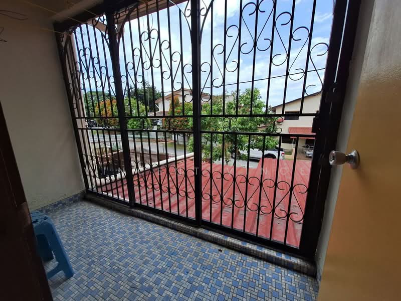 Taman Bukit Kajang untuk Untuk Dijual - RM 480,000, Mac 2026 - Balcony - PropertyGuru.com.my