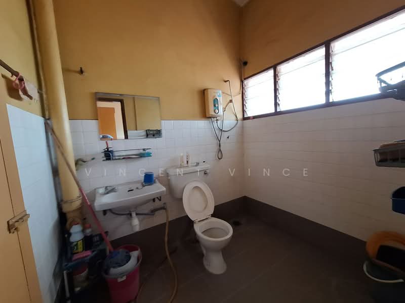 Taman Bukit Kajang untuk Untuk Dijual - RM 480,000, Mac 2026 - Bathroom - PropertyGuru.com.my