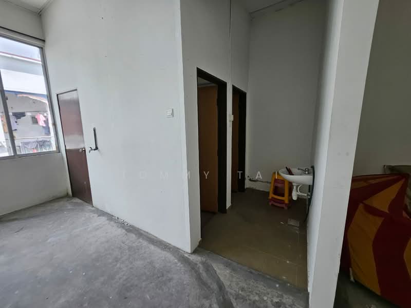 Shop / Office for Rent in Taman Mutiara Mas (Skudai) - Tommy Tai - Interior - PropertyGuru.com.my