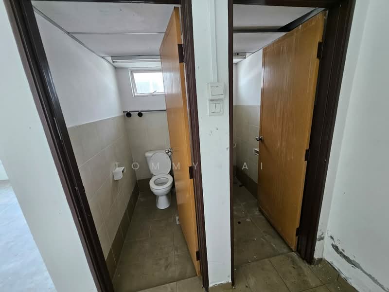 Shop / Office for Rent in Taman Mutiara Mas (Skudai) - Tommy Tai - Bathroom - PropertyGuru.com.my
