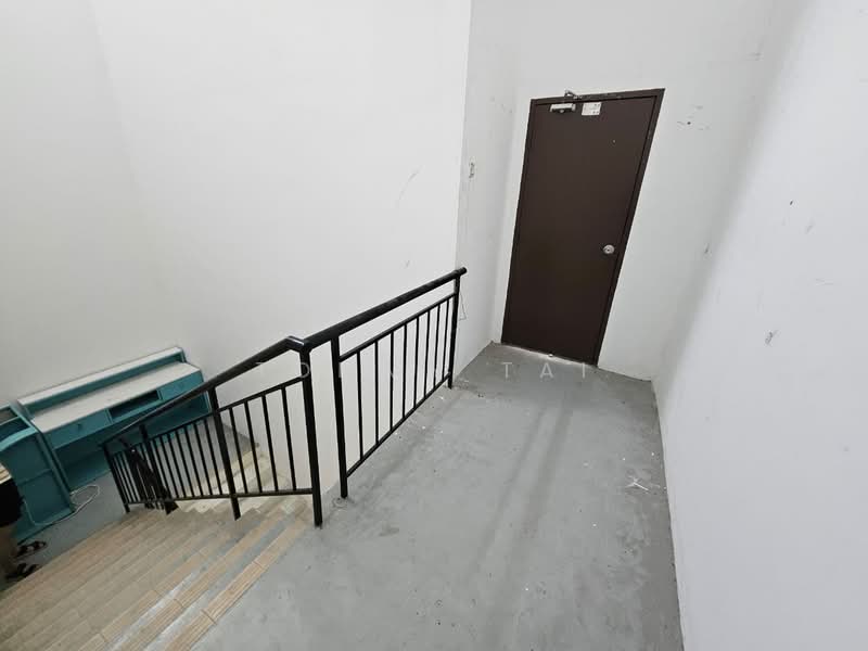 Shop / Office for Rent in Taman Mutiara Mas (Skudai) - Tommy Tai - Corridor - PropertyGuru.com.my