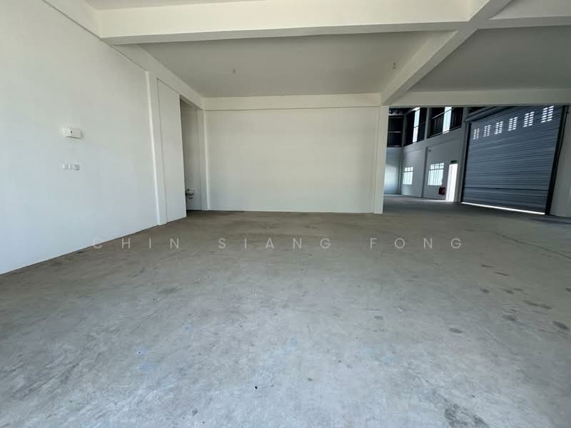 Semi-D Factory for Rent in Industri Ayer Keroh (Ayer Keroh) - Chin Siang Fong - Interior - PropertyGuru.com.my