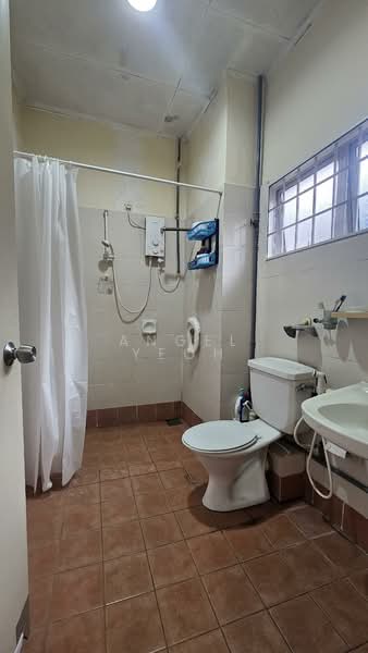2-storey Terraced House for Sale in Alam Damai (Cheras) - Angel Yeoh - Bathroom - PropertyGuru.com.my