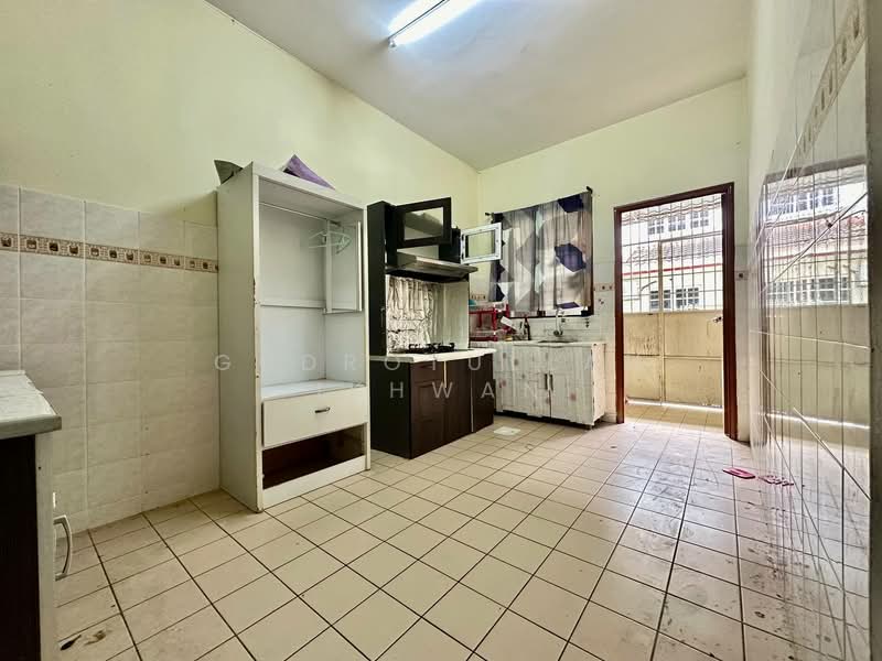 BK5 untuk Untuk Dijual - RM 860,000, Mac 2026 - Kitchen - PropertyGuru.com.my