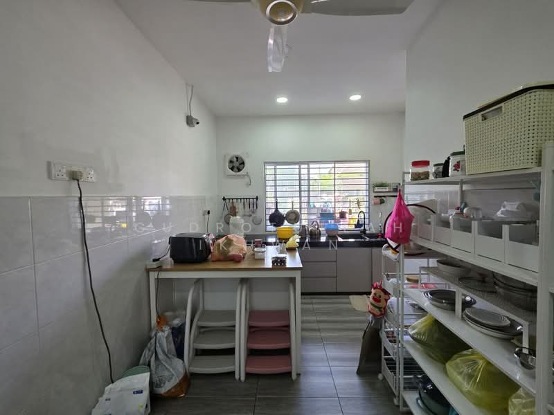 The Clover Homes untuk Untuk Dijual - RM 700,000, Mac 2026 - Kitchen - PropertyGuru.com.my