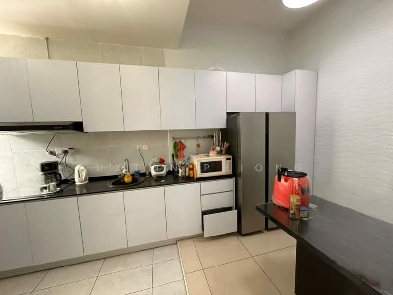 Cluster House for Sale in Skudai (Johor) - Tuxton Phiong - Kitchen - PropertyGuru.com.my