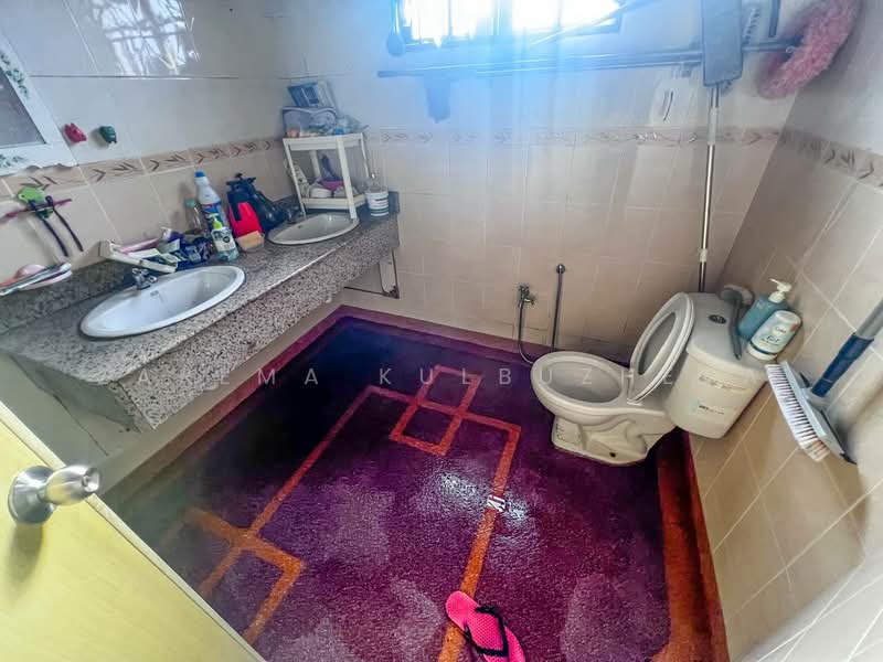 Semi-Detached House for Sale in Taman Taming Maju (Cheras) - Zarema Kulbuzheva - Bathroom - PropertyGuru.com.my