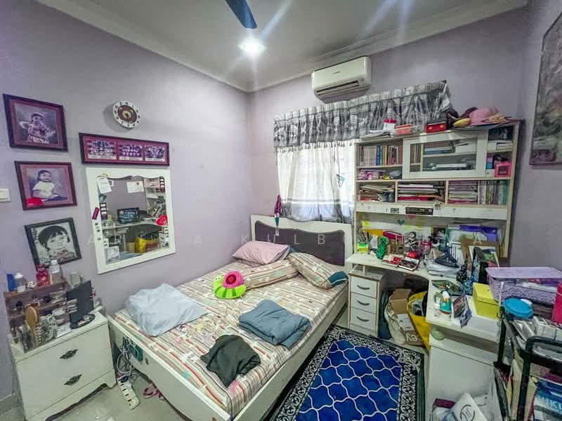 Semi-Detached House for Sale in Taman Taming Maju (Cheras) - Zarema Kulbuzheva - Bedroom - PropertyGuru.com.my