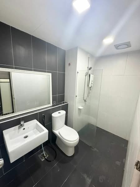 Service Residence for Sale at The Garden Residences Premier, Skudai - Sharon Ong - Bathroom - PropertyGuru.com.my