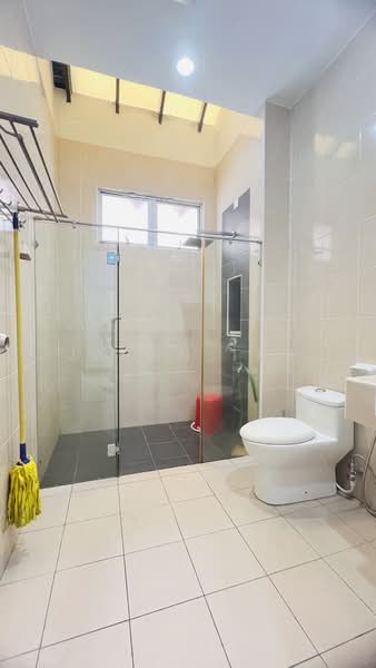 Semi-Detached House for Sale in Bandar Putra (Kulai) - Jason Teo - Bathroom - PropertyGuru.com.my