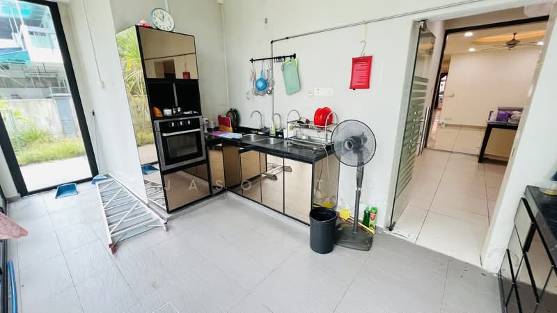 Semi-Detached House for Sale in Bandar Putra (Kulai) - Jason Teo - Kitchen - PropertyGuru.com.my