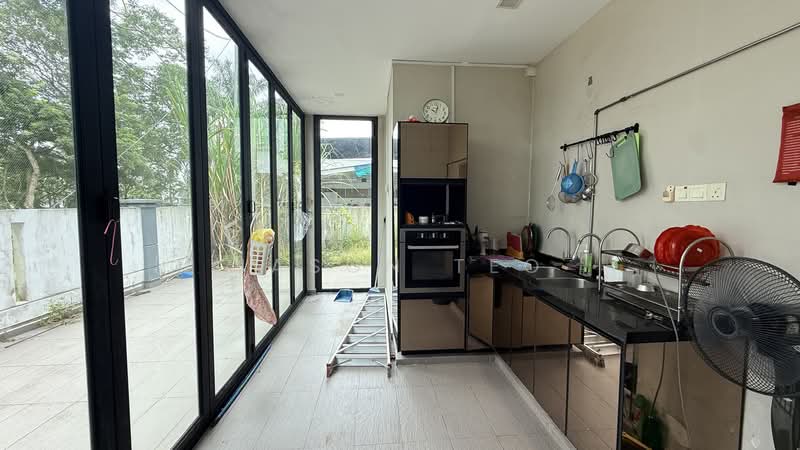 Semi-Detached House for Sale in Bandar Putra (Kulai) - Jason Teo - Kitchen - PropertyGuru.com.my