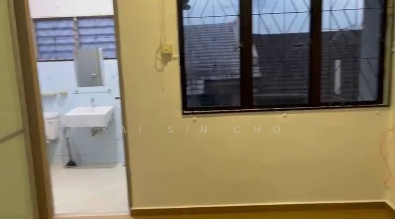 2-storey Terraced House for Rent in Taman Johor Jaya (Johor Bahru) - Kai Sin Cho - Bathroom - PropertyGuru.com.my
