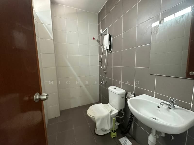 Cluster House for Sale in Taman Sutera Utama (Skudai) - Michael Yeo - Bathroom - PropertyGuru.com.my