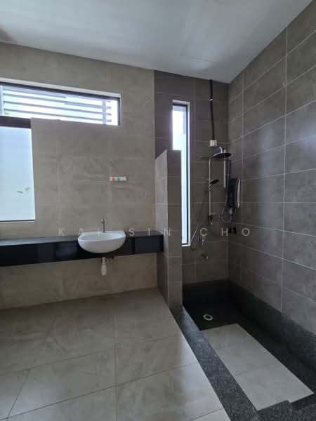 Cluster House for Rent in Taman Adda Heights (Tebrau) - Kai Sin Cho - Bathroom - PropertyGuru.com.my