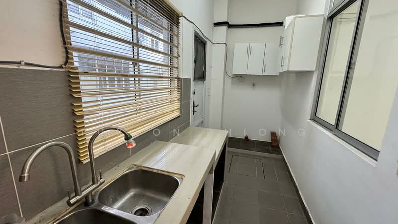 2-storey Terraced House for Sale in Iskandar Puteri (Nusajaya) (Johor) - Tuxton Phiong - Kitchen - PropertyGuru.com.my