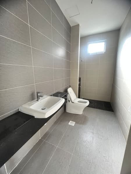 Nusa Duta untuk Untuk Dijual - RM 1,280,000, Mac 2026 - Bathroom - PropertyGuru.com.my