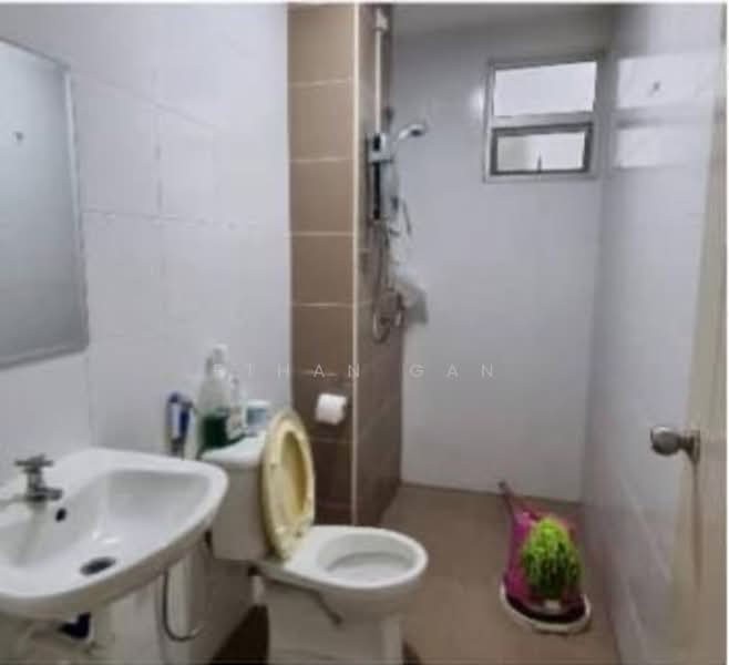 Condominium for Rent at Fairway Suites - Ethan Gan - Bathroom - PropertyGuru.com.my