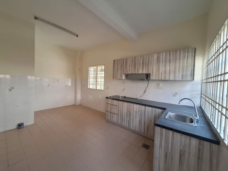 Rumah Teres 2.5 Tingkat untuk Dijual di Bandar Puteri Puchong (Puchong) - Shanice Low - Kitchen - PropertyGuru.com.my
