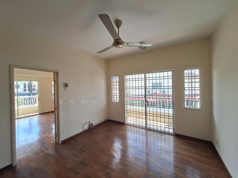 Rumah Teres 2.5 Tingkat untuk Dijual di Bandar Puteri Puchong (Puchong) - Shanice Low - Living Room - PropertyGuru.com.my