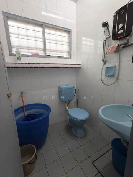 Rumah Bandar untuk Dijual di Taman Klang Utama (Kapar) - John Tee - Bathroom - PropertyGuru.com.my