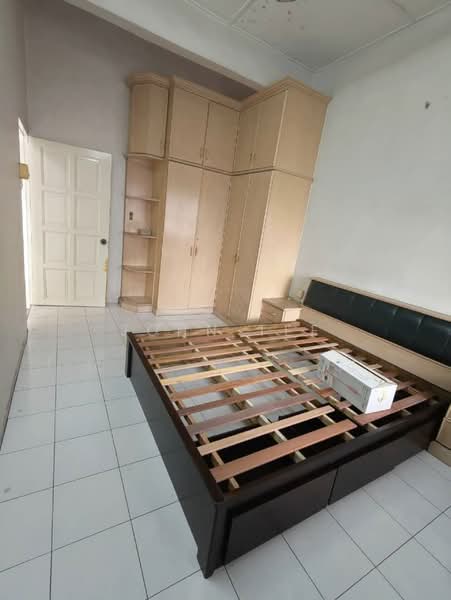 Rumah Bandar untuk Dijual di Taman Klang Utama (Kapar) - John Tee - PropertyGuru.com.my