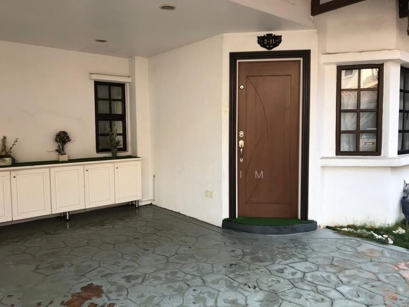 Townhouse for Sale in Bandar Pinggiran Subang (Shah Alam) - Leon Lim - Entrance - PropertyGuru.com.my