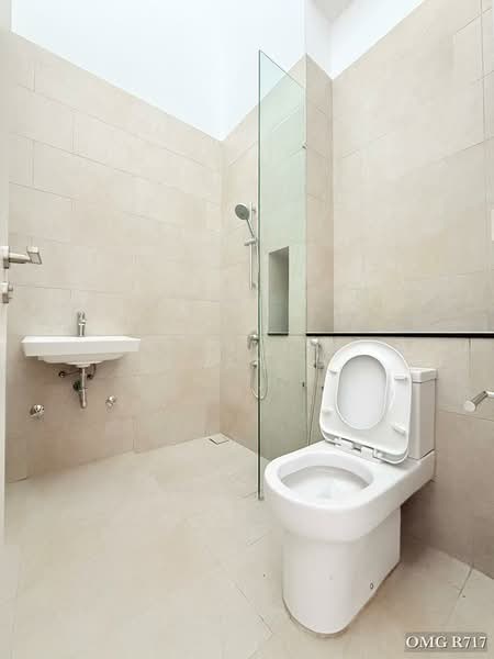Rumah Berkembar untuk Dijual di Setia Alam (Selangor) - Ryan . - Bathroom - PropertyGuru.com.my