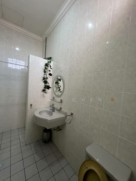 2-storey Terraced House for Rent in Taman Pelangi Indah (Ulu Tiram) - Jong Chen - Bathroom - PropertyGuru.com.my